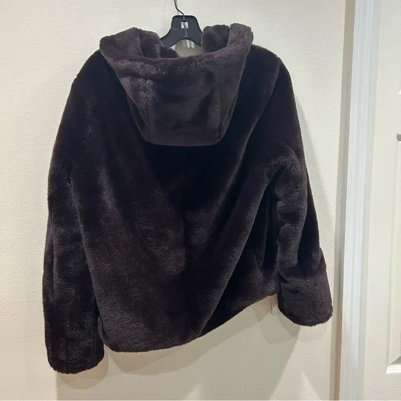 Vince Plush Faux Fur hoodie in dahlia wine